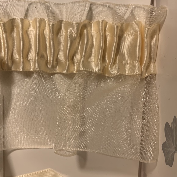 Wedding Garter Band - Picture 4 of 5